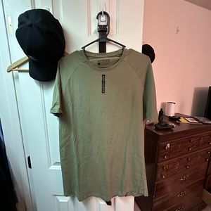 Alphalete t shirts sz large